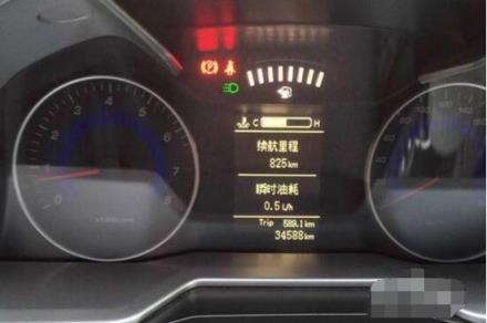 汽车油表怎么看 油表上指针指在红色区域代表快没油了